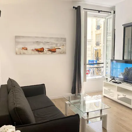 Modern Flat Lamartine *